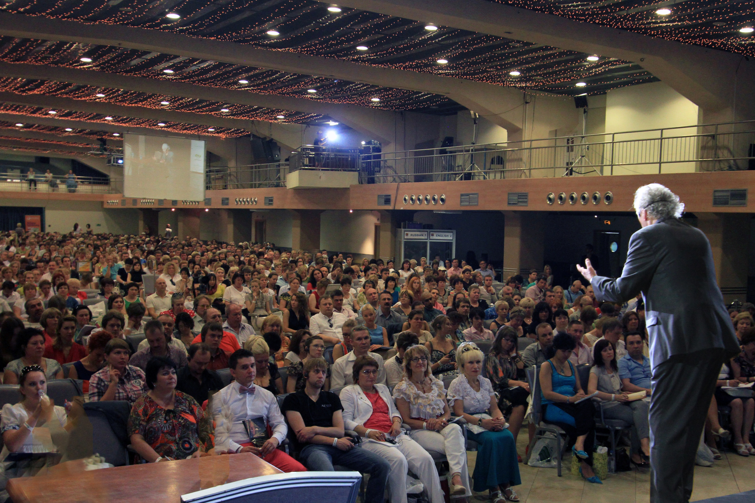 John Kehoe Author Teaching Mind Power to an audience of thousands people